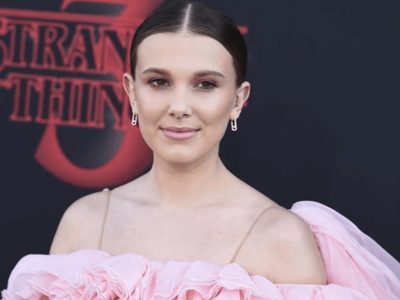 "¡Ay, qué dolor!" Millie Bobby Brown y una postal que impresionó a sus fans ¿No tiene...?