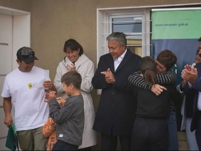Entregaron viviendas a beneficiarios de San Patricio del Chañar en la región Vaca Muerta