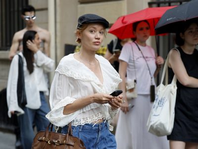 Lindo y chic: la prenda de moda que todas las abuelas tenían en su placard y que ahora podés combinar de mil maneras