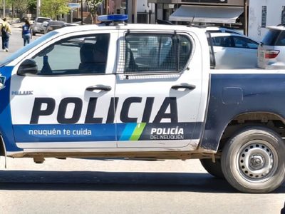 Centenario: entre cuatro atacaron y apuñalaron a un hombre en situación de calle