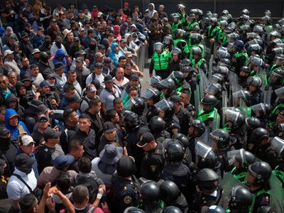 ¿Policías federales vs. AMLO?