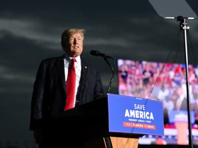 Trump dice que investigación a sus empresas son por "motivos políticos"