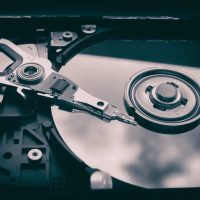 Nueva tecnología de almacenamiento óptico 5D permite guardar 500 TB