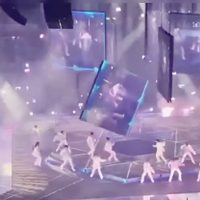 Pantalla gigante se desploma durante un concierto del grupo Mirror en Hong Kong (Videos)