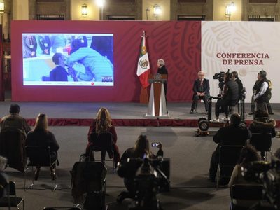 Jorge Alcocer habría preferido no revelar la identidad de los primeros vacunados