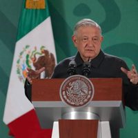 AMLO arremete de nuevo contra Aristegui: simulaba, está a favor del bloque conservador