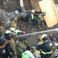 Mueren dos trabajadores al derrumbarse una barda en Coyoacán; obra no tenía permiso