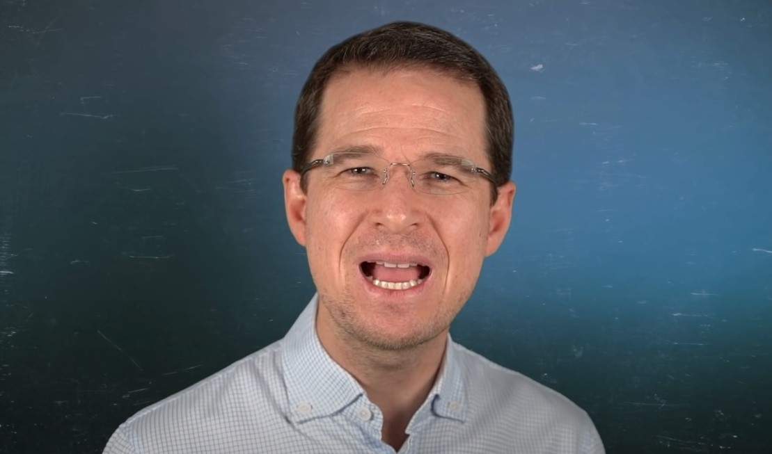 El excandidato lamentó la decisión de cancelar el programa de escuelas de tiempo completo