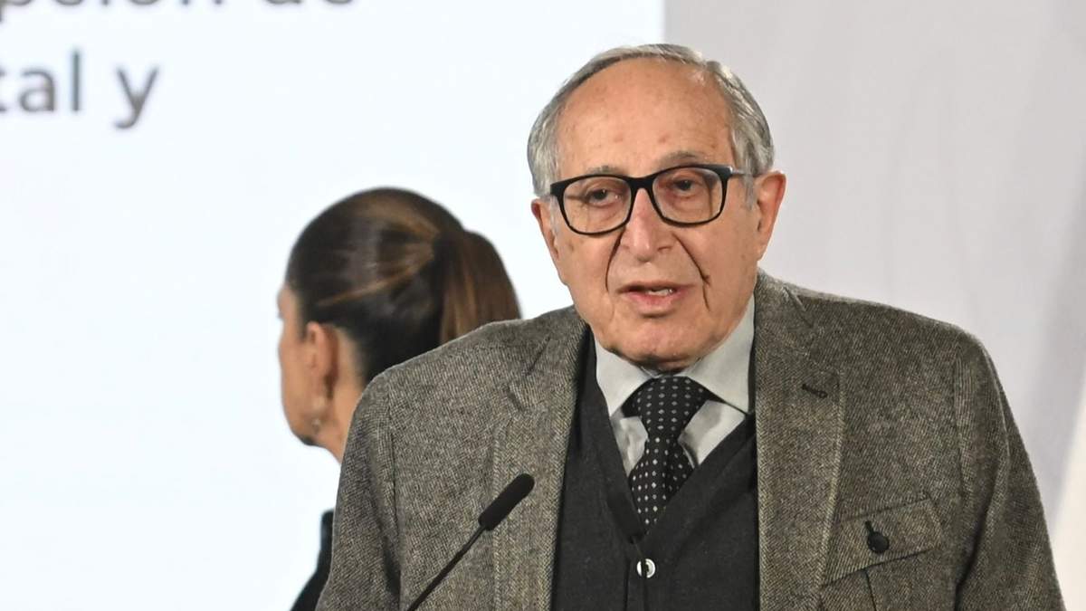 El secretario de Salud, David Kershenobich, y la presidenta Claudia Sheinbaum