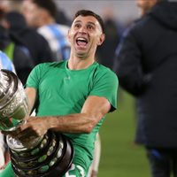 “Cuestión de educación”: el exarquero campeón del mundo que criticó a Dibu Martínez