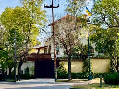 Embajada de Ucrania en México desata polémica al responder: "¿te pagan en rublos o en tamales?"