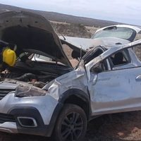 Dos personas resultaron heridas por el vuelco de un auto en la Ruta 237