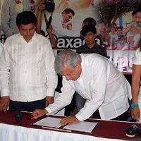 Pactan AMLO y sección 22 acuerdo contra la reforma educativa de Peña Nieto