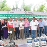 Astudillo entrega ayuda rusa a damnificados ante notario con pasado irregular