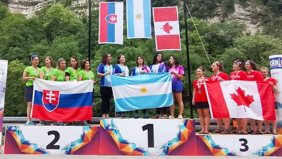 Las Cauquenes en el podio luego de la prueba H2H. Fuente (Facebook)