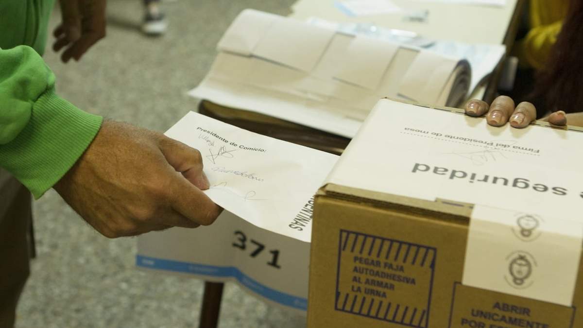 El voto se realizará con la tradicional boleta de papel. Fuente: (Emiliano Ortiz)