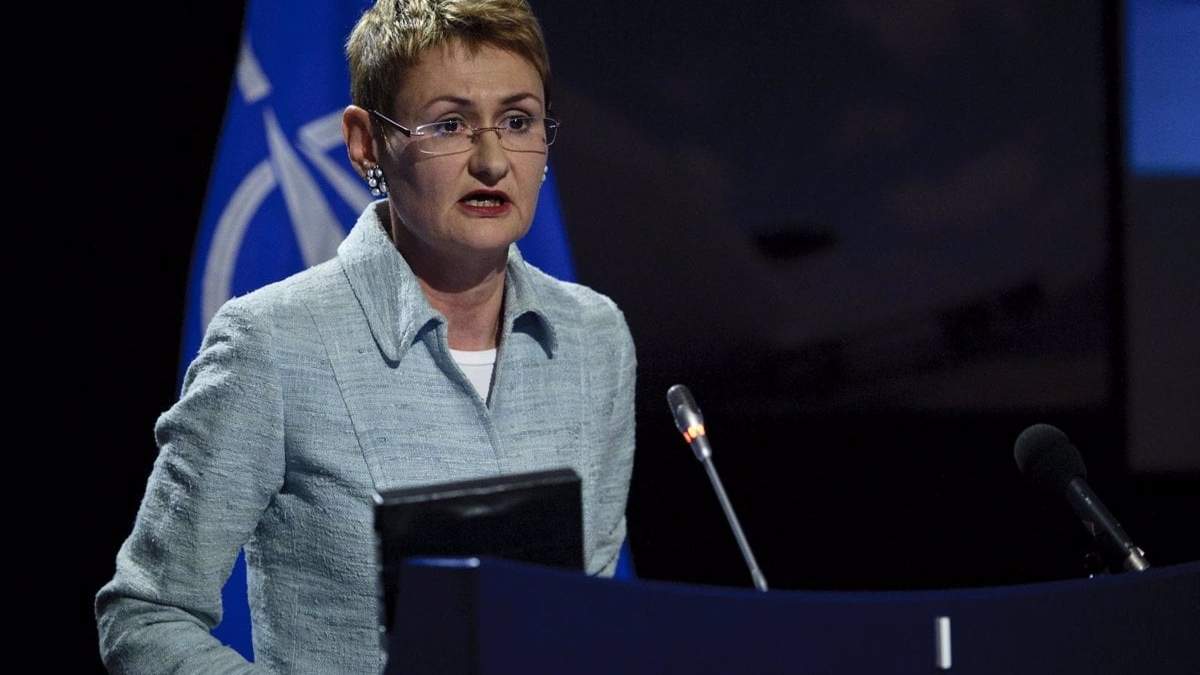 La portavoz de la OTAN, Oana Lungescu