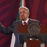 “Retrógradas” los que se oponen al plan piloto de educación básica; se impugnará amparo: AMLO