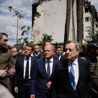 Macron, Scholz y Draghi visitan la "heroica" Irpin, en Ucrania