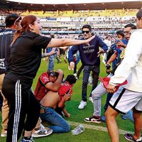 Las barras no se pueden borrar de un plumazo; "son parte de la maquinaria del futbol"