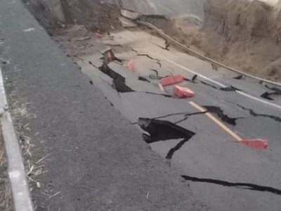 Colapsa un tramo de la autopista Siglo XXI en Michoacán