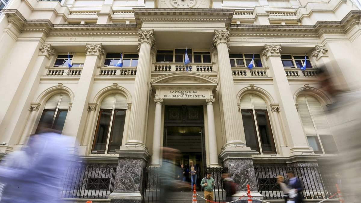 El dólar oficial cerró en $1.485
