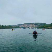 Funcionario de CILA muere ahogado al volcarse kayak en el Río Bravo