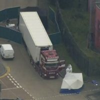 Hombre admite pertenecer a red de tráfico de personas ligada a muerte de 39 migrantes en Essex