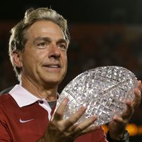 Se retira Nick Saban, leyenda del futbol americano colegial