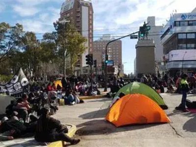 Organizaciones sociales realizarán un acampe por tiempo indeterminado en Casa de Gobierno