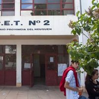 Alumnos de la EPET N° 2  de Centenario realizarán una sentada en reclamo por la falta de calefacción