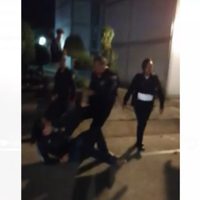 Captan gresca entre vecinos y policías en Coyoacán