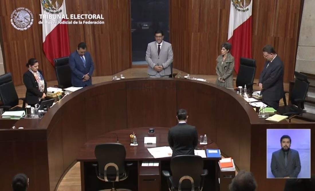 Minuto de Silencio en el TEPJF