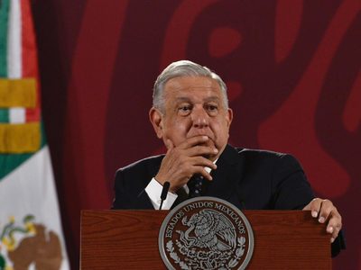 AMLO reprochó la postura de Diego Valadés quien se inconformó por homenaje al general Felipe Ángeles