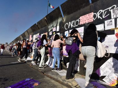 Me da mucho gusto que las mujeres salgan a la calle a defender sus derechos: Sheinbaum
