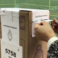 Elecciones legislativas: las autoridades de mesa podrán vacunarse y recibirán un bono incentivo