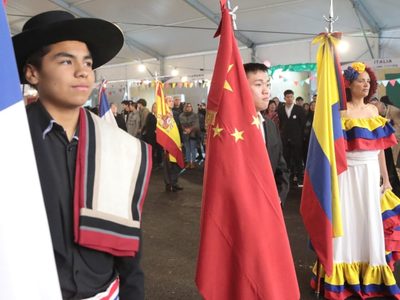 Miles de vecinos disfrutan la Feria de los Inmigrantes y las Colectividades en Zapala