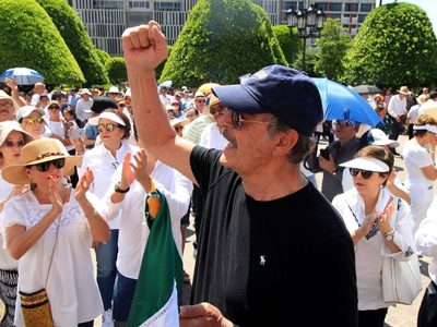 Vicente Fox confunde la bandera de México con la de Senegal y desata burlas