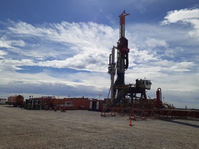 YPF ya perfora su primer pozo horizontal no convencional de Santa Cruz