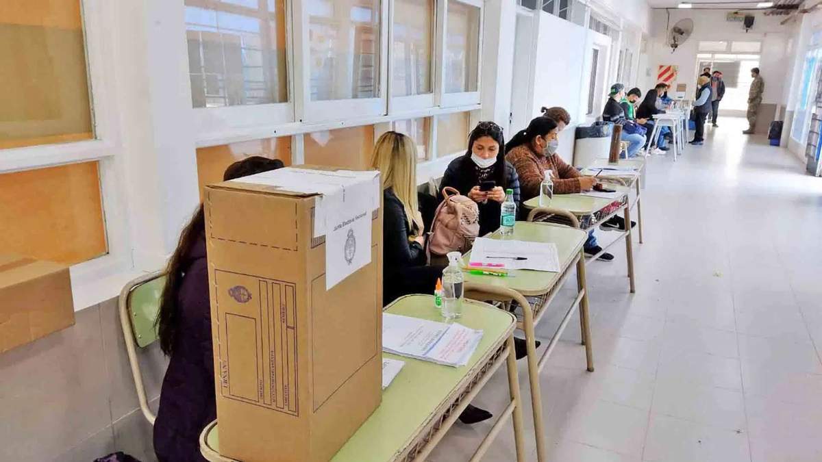Las elecciones se llevaron a cabo bajo un estricto protocolo sanitario. Fuente: (Twitter)