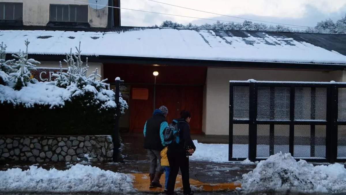 Una escuela de la zona afectada por la nieve. Fuente: (Twitter)