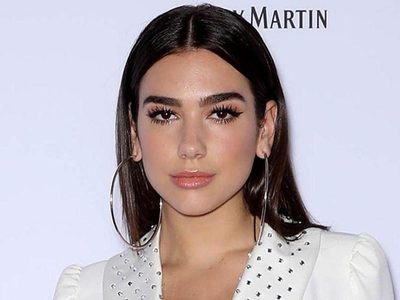 ¡Qué ternura! Dua Lipa sorprende a sus fans con esta postal. ¡No te la pierdas!