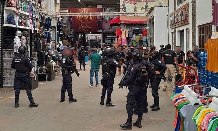 Las detenciones se realizaron Plaza Comercial Texticuitzeo, mediante un operativo que involucró a varias dependencias de seguridad