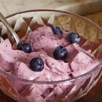 Helados de yogurt y arándanos: no dejes que te afecten los días de calor con esta riquísima receta