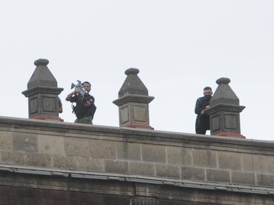 Denuncian a "francotiradores" sobre Palacio Nacional; sólo fue un inhibidor de drones: Presidencia