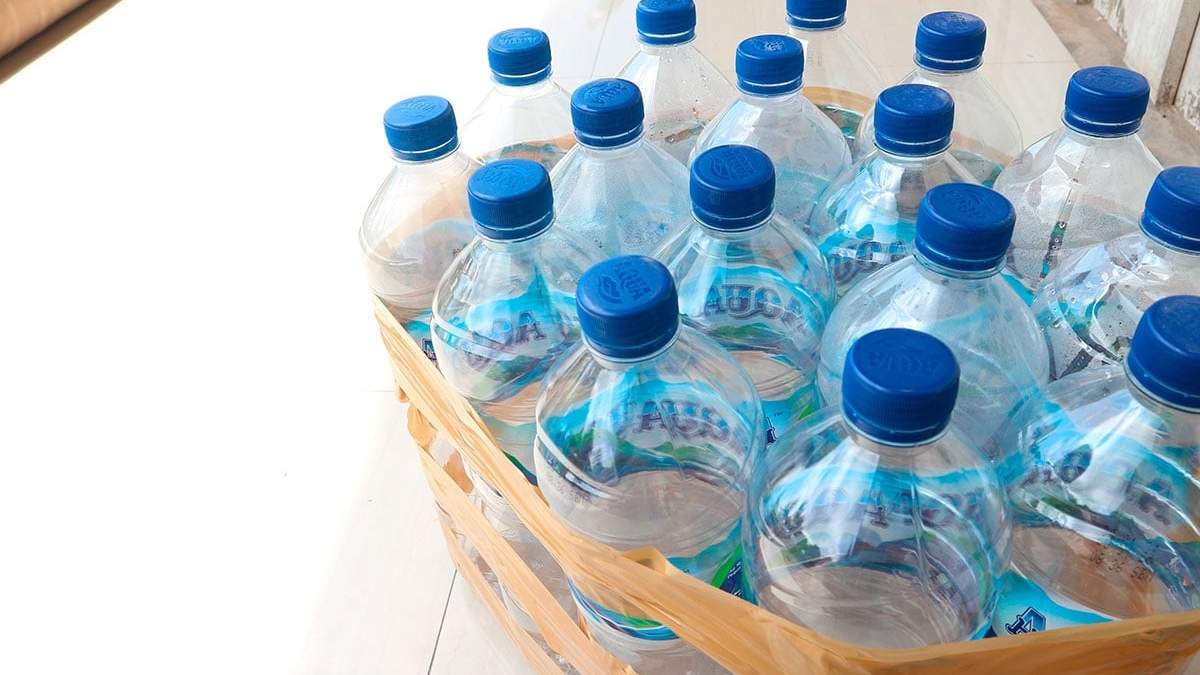 Botellas plásticas. Fuente: (Instagram)