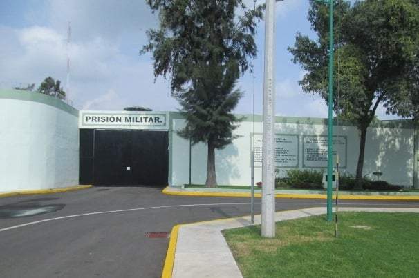 “Nunca he tenido una adecuada defensa técnica y objetiva, puesto que nunca tuve la visita de cárcel ni ninguna entrevista personal en el interior de esta prisión militar”, reclama el militar detenido. (Foto lustrativa)