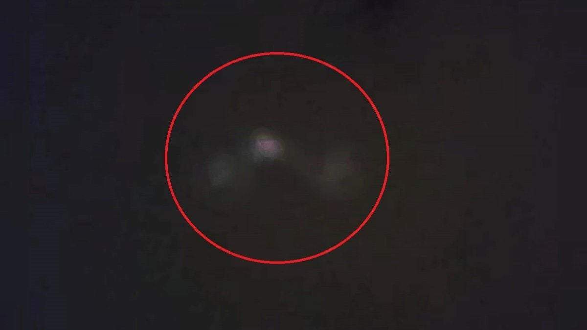 Extrañas luces en el cielo. Fuente: (Twitter)