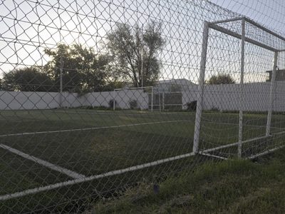 Indignación en Neuquén: un mayor falleció de un infarto mientras esperaba la ambulancia