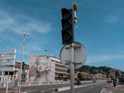 Apagón afecta al último día del festival de Cannes; la policía investiga posible incendio provocado